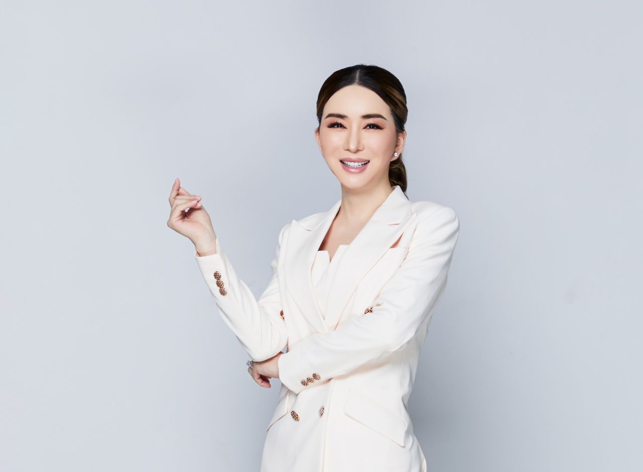 แอน จักรพงษ์ จักราจุฑาธิบดิ์ ประธานเจ้าหน้าที่บริหารและกรรมการผู้จัดการ บริษัท เจเคเอ็น โกลบอล กรุ๊ป จำกัด (มหาชน) หรือ JKN 