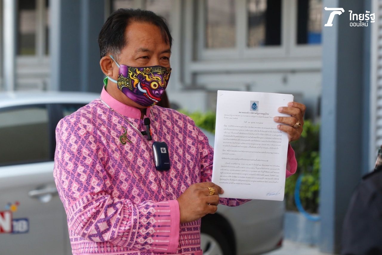 นายศรีสุวรรณให้สัมภาษณ์นักข่าวกรณี 