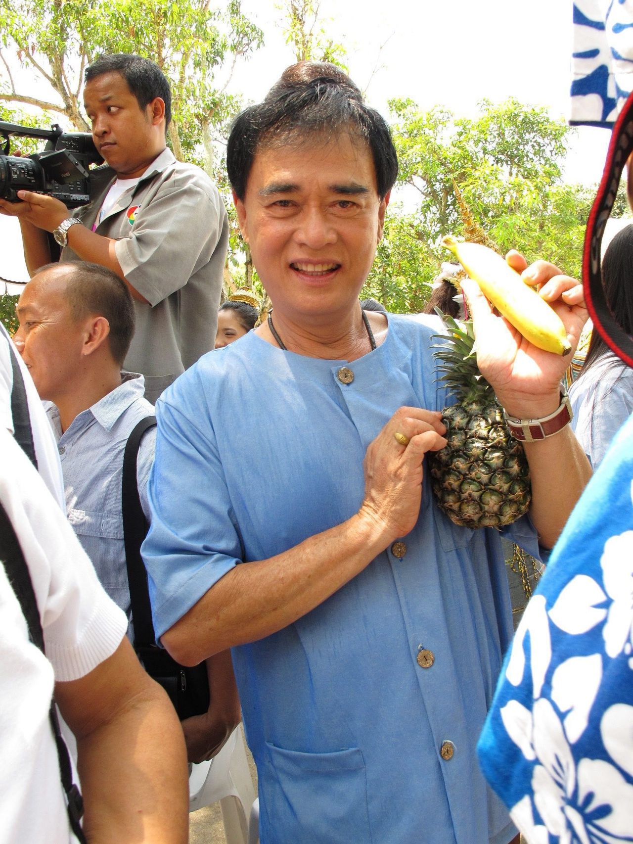 เด่น ดอกประดู่