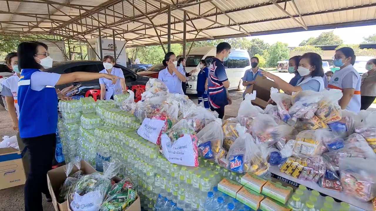 น้ำท่วมอุบลฯ เอกชนระดมของไปช่วย รพ.ตาลสุม ชาวบ้านร้องอยากได้ส้วมกระดาษ