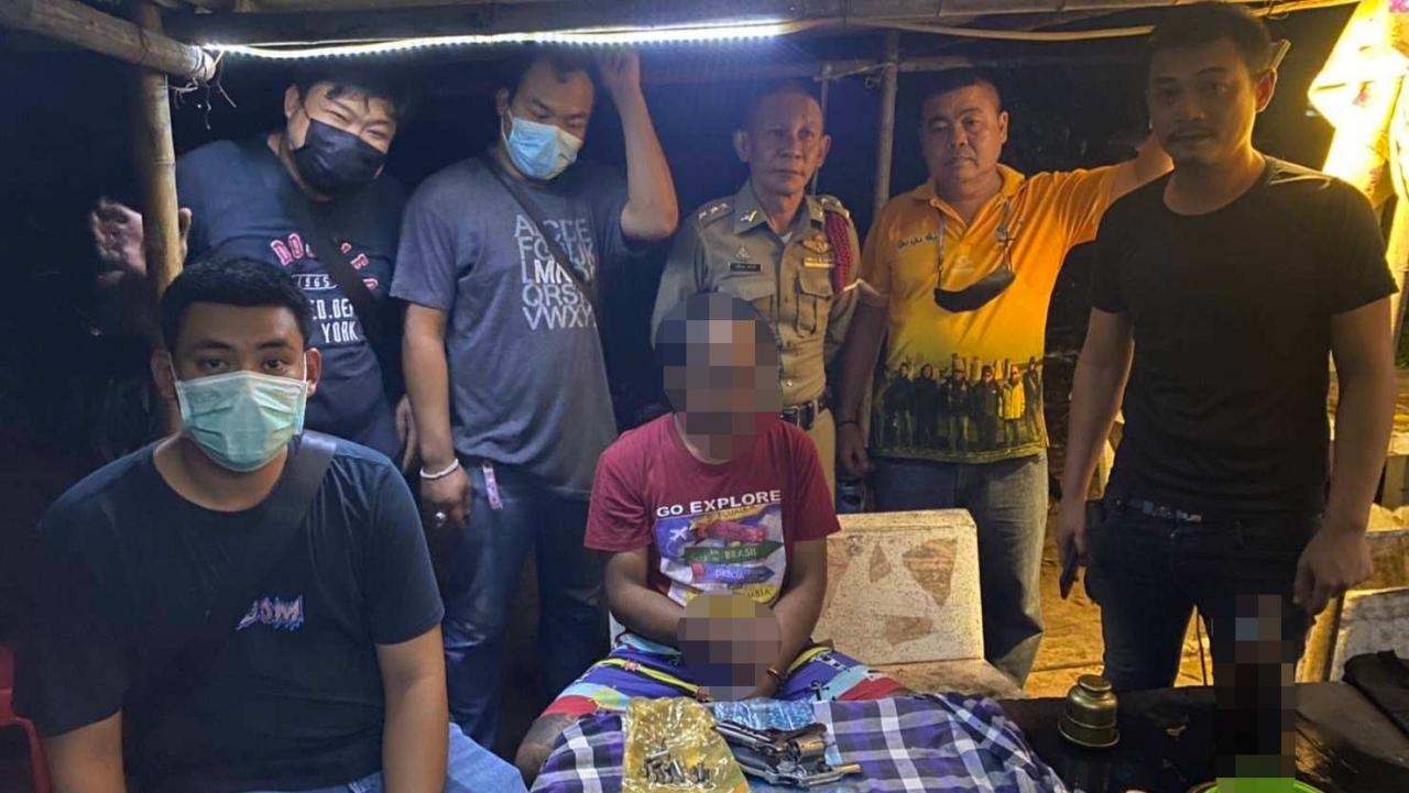 ตร.สัตหีบรวบ "ปิง บางเสร่" พกปืนชอบมั่วสุม ทำชาวบ้านหวาดกลัวในพฤติกรรม