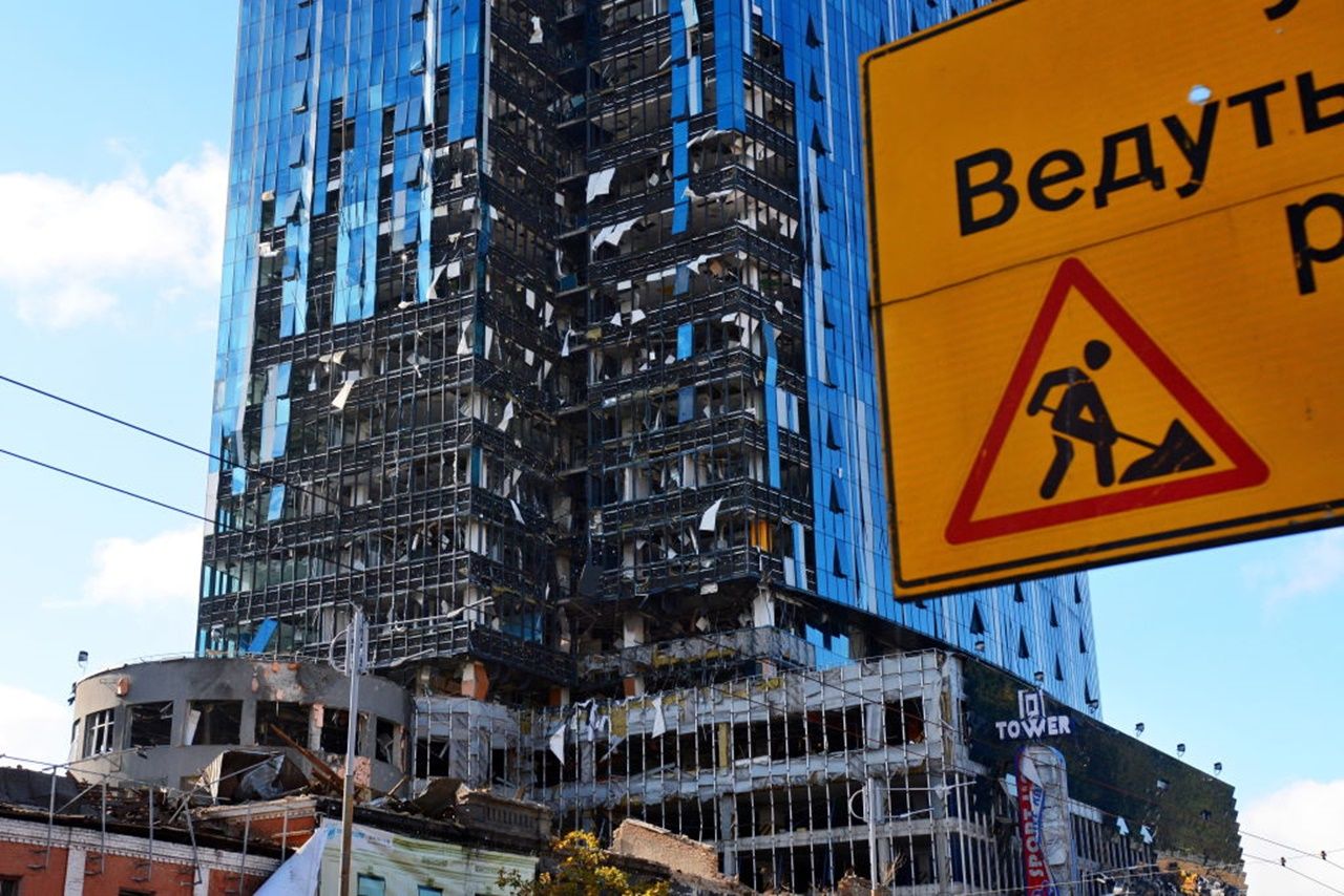 ภาพความเสียหายในกรุงเคียฟ หลังจากรัสเซียโจมตีทางอากาศเมื่อ 10 ต.ค. 2565