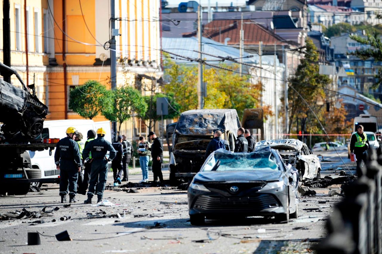 ภาพความเสียหายในกรุงเคียฟ หลังจากรัสเซียโจมตีทางอากาศเมื่อ 10 ต.ค. 2565