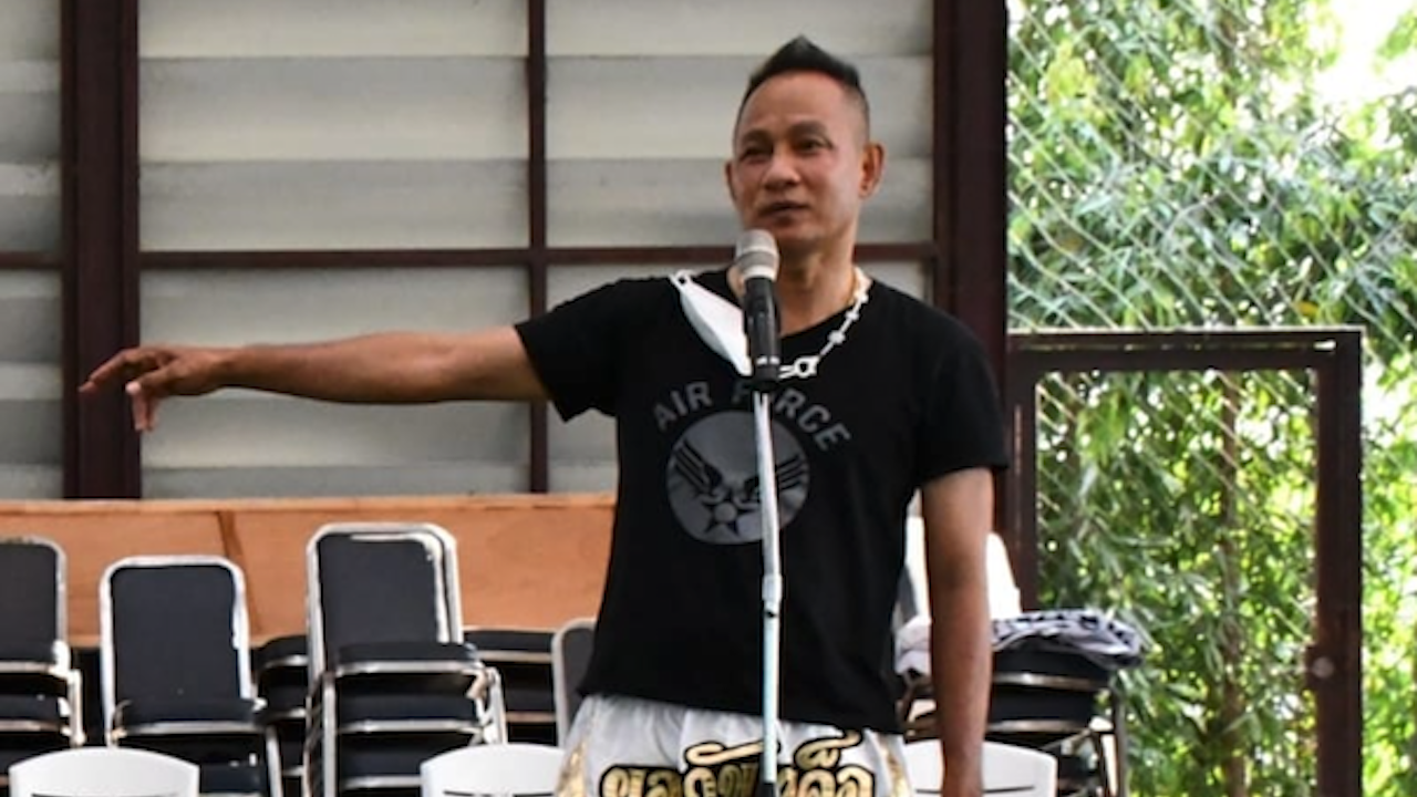 "ยอดวันเผด็จ" โพสต์จัดหนัก "เมธี" หลังเห็นไลฟ์สดรับบริจาค ซัดพูดกลับกลอกไม่ชัดเจน