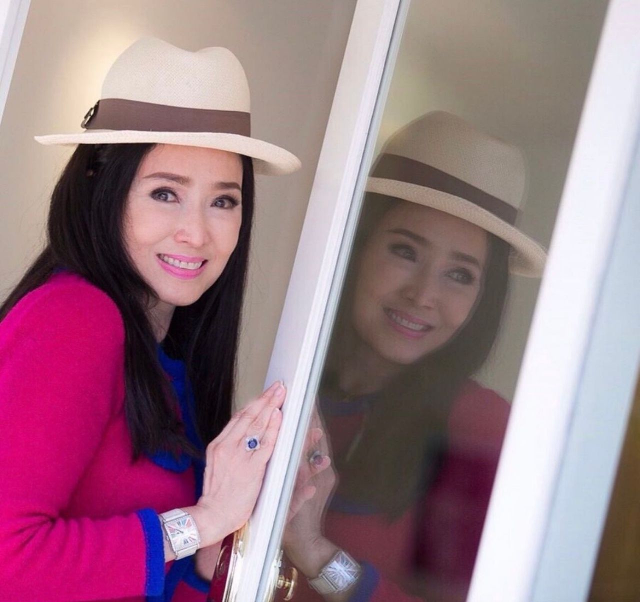 อาภัสรา หงสกุล