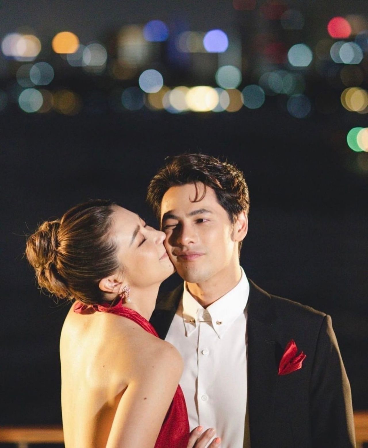 ซี ศิวัฒน์ - เอมี่ กลิ่นประทุม