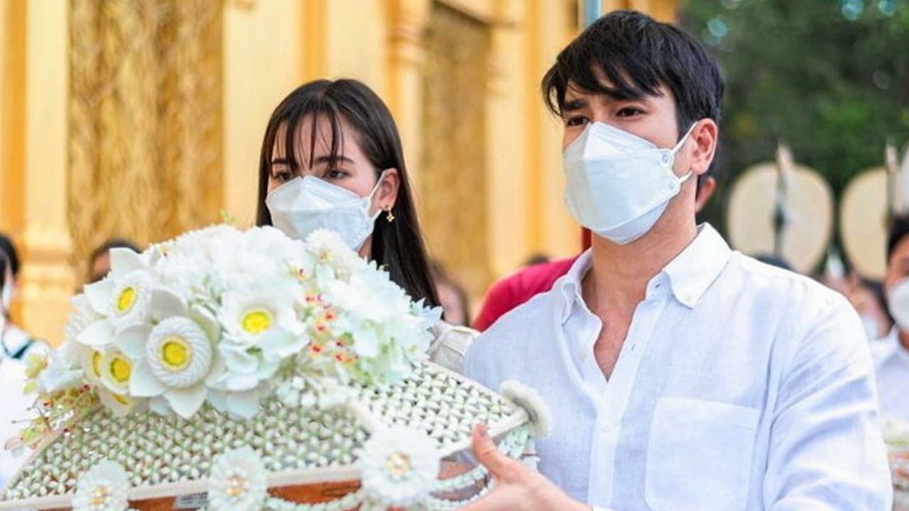 ส่วนคู่รักสายบุญ ณเดชน์ และ ญาญ่า-อุรัสยา ก็ควงกันไปทำบุญ ทอดกฐิน ที่วัดหนองรี จ.ฉะเชิงเทรา พร้อมกับสองแม่ โดยเงินบริจาคจากแฟนคลับนำไปสมทบ ทุนสร้างสะพานบุญ.