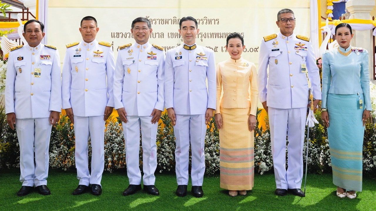 กฐินพระราชทาน - อัศวิน–ฐาปณี เตชะเจริญวิกุล เป็นประธานในพิธีถวายผ้าพระกฐินพระราชทาน ประจำปี 2565 โดยมี ขจิต ชัชวานิชย์, พล.ท.ธานี ฉุยฉาย, พล.ต.วุฒิไกร พิบำรุง และ ดร.พัณณ์ชยา ธนเศรษฐ์วรภัค มาร่วมงานด้วย ที่วัดราชผาติการามวรวิหาร วันก่อน.