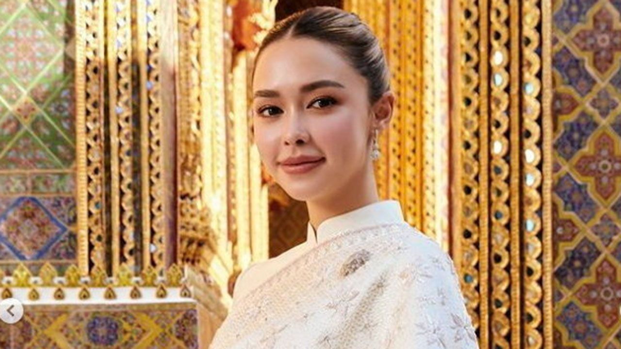 สำหรับชุดเจ้าสาว แพทริเซีย ได้รับเสียงชื่นชมว่าสวยงามมาก ซึ่งทาง L’Officiel Thailand ได้เผยแพร่ภาพแล้วบอกว่าเป็นแบรนด์ไทย Vanus First แถมลายผ้ายังได้จดชื่อว่า “ธัญชนก กู๊ด”.