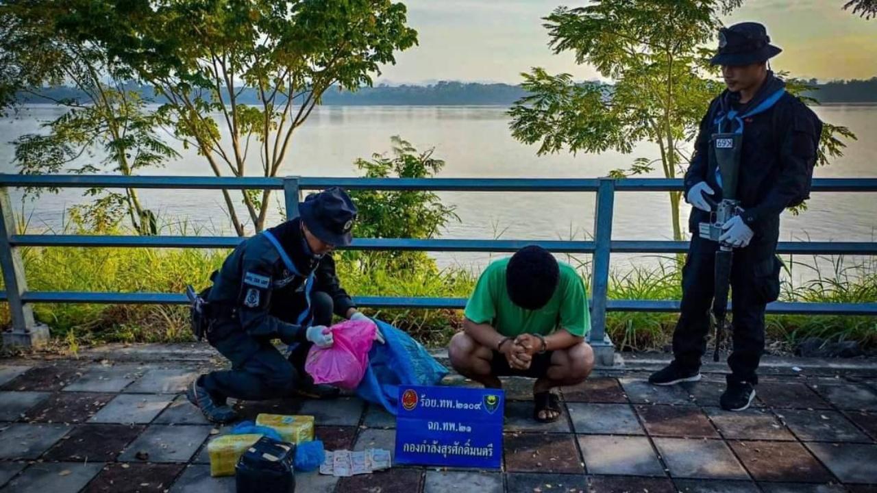 ฉก.ทพ.21 สกัดแก๊งค้ายาบ้า ใช้กองทัพมดลำเลียงริมโขง ยึด 7 หมื่นเม็ด