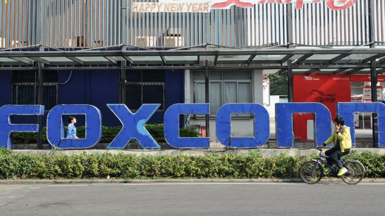 Foxconn เพิ่มค่าแรง 4 เท่า หวังดึงคนหนีล็อกดาวน์กลับเข้าทำงาน