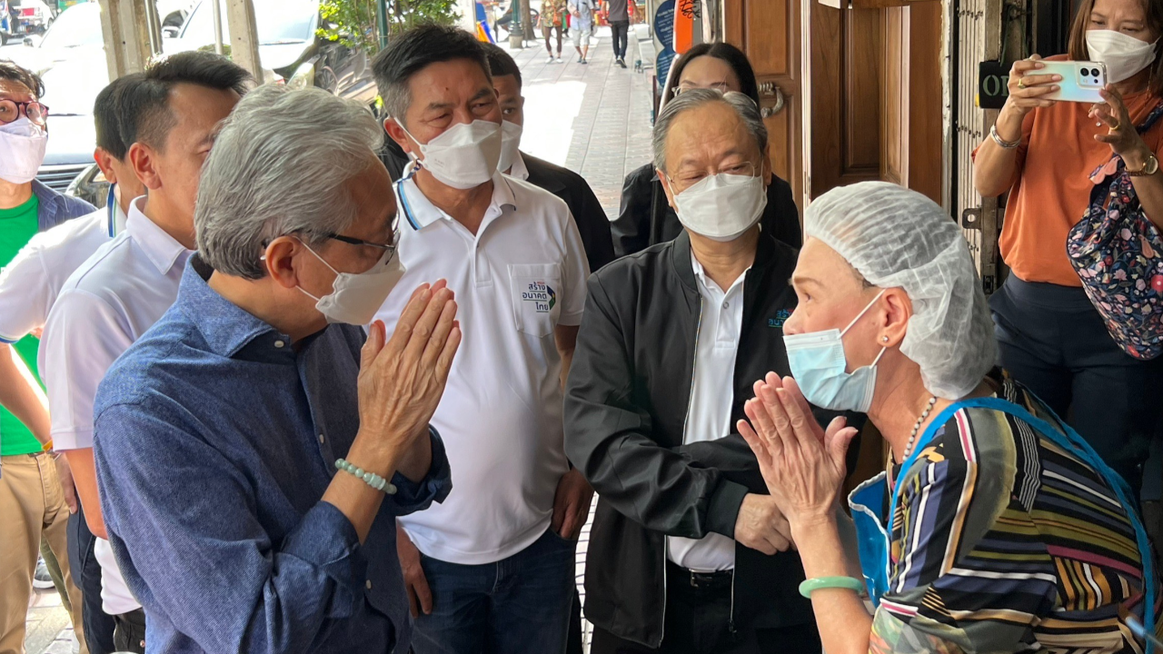 “สมคิด” ลงพื้นที่ประเดิมบ้านเกิดเยาวราช ชู “คิด-ถึง-บ้าน” พาสร้างอนาคตไทยลุยกรุง
