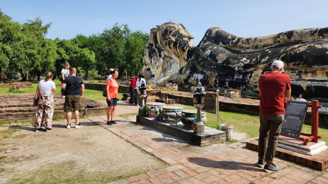 ทัวร์ฝรั่งลงชมโบราณสถานเพียบ หลังอยุธยาติด 1 ในเมืองน่าเที่ยวหลังโควิด