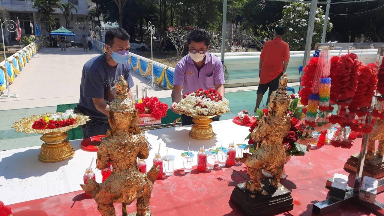 คนดวงเฮงมาแก้บน "ท้าวเวสสุวรรณ" ไม่ลืมส่อง "เลขเด็ดงวดนี้" กลับไปลุ้นโชค