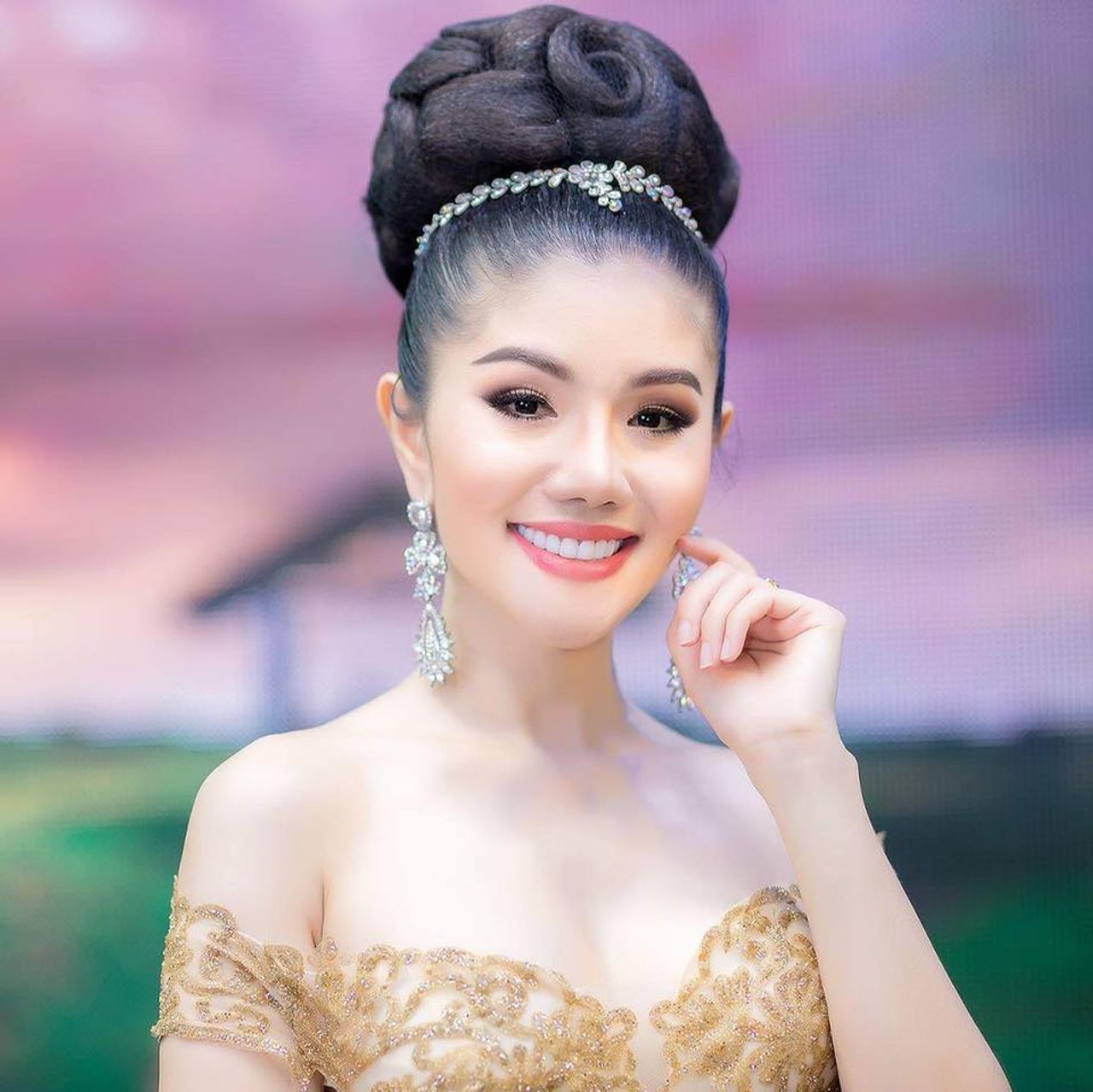 ขอบคุณภาพจากเพจ หมอลำแพรวพราว แสงทอง