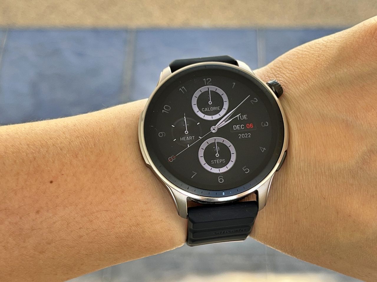 แบตเตอรี่ค่อนข้างอึดใช้งานได้นาน 2-3 สัปดาห์