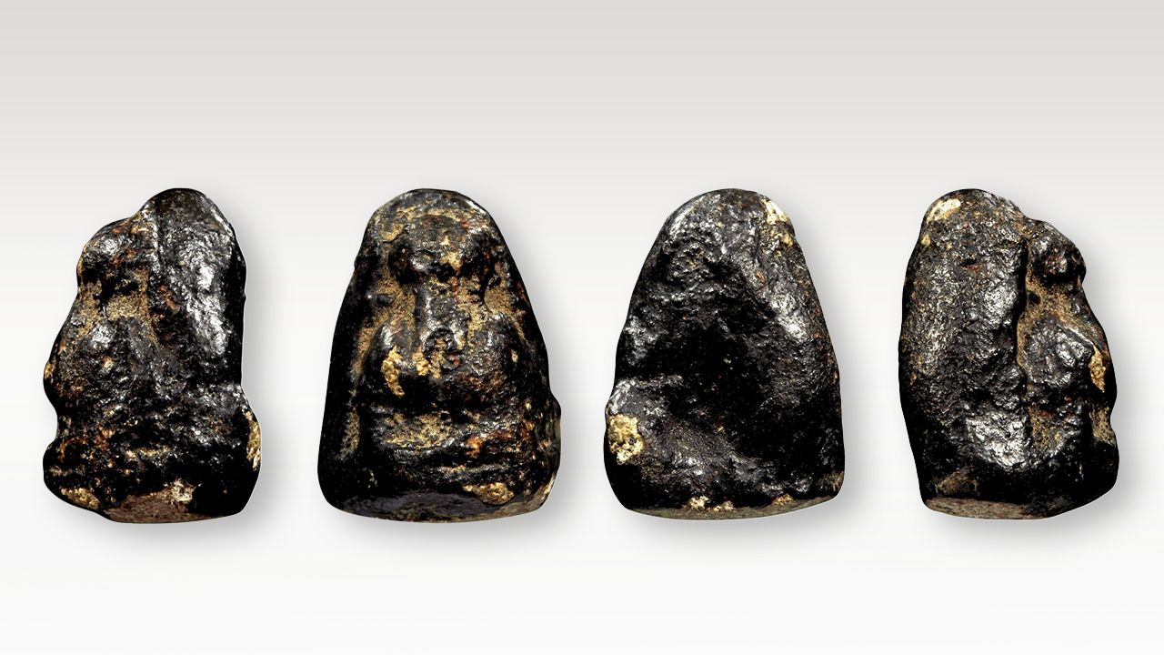 พระปิดตา เนื้อผงจุ่มรัก พิมพ์แข้งซ้อน หลวงปู่ยิ้ม วัดหนองบัว ของพีท เมืองกาญจน์.