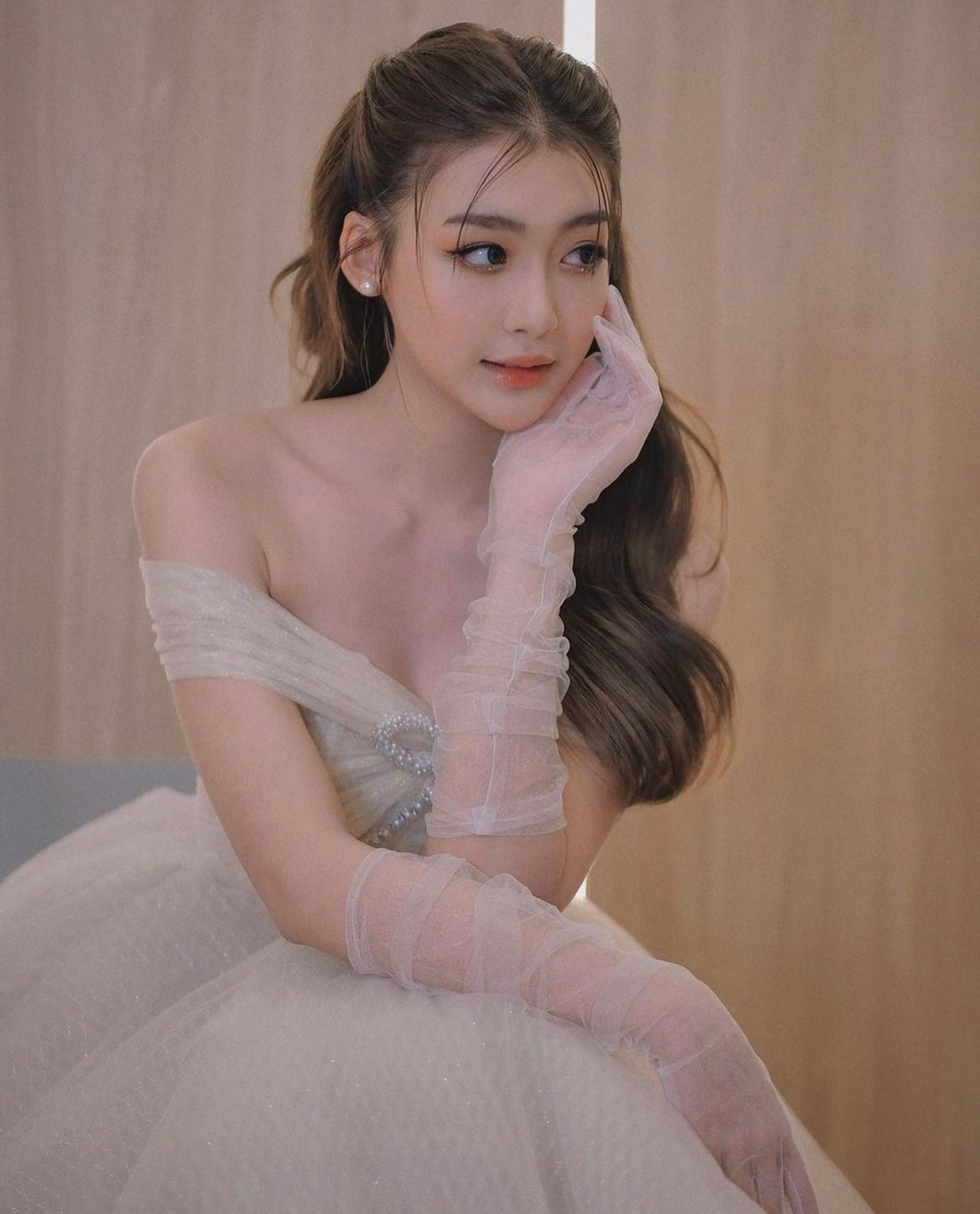 นางเอกน้องใหม่ เพิร์ธ วีริณฐ์ศรา ตั้งกิจสุวานิช