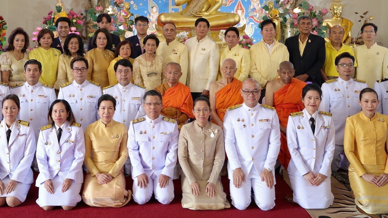 ถวายพระราชกุศล - ต่อ ศรลัมพ์ กสญ. ณ นครลอสแอนเจลิส รัฐแคลิฟอร์เนีย สหรัฐฯ จัดทำบุญตักบาตรถวายเป็นพระราชกุศล พระบาทสมเด็จพระบรมชนกาธิเบศรฯ เนื่องในวันคล้ายวันพระบรมราชสมภพ ที่วัดไทย แอล.เอ.