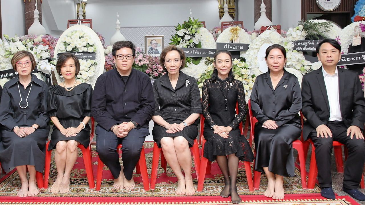 ปลายทางชีวิต สุนันทา สมบุญธรรม เป็นประธานในพิธีสวดพระอภิธรรมศพ วีระ จิระเสวกดิลก บิดา วิทยา จิระเสวกดิลก โดยมี ดร.ณัฐกิตติ์ ตั้งพูลสินธนา, ฐาภรพัชร์ จึงรุ่งเรืองกิจ, วราภรณ์ กุลสวัสดิ์ภักดี และ กชพรรณ นุ่มฤทธิ์ มาร่วมในพิธีด้วย ที่วัดสุทธิวราราม วันก่อน.