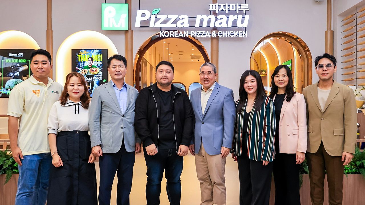 พิซซ่าเกาหลี จอร์จ ลินน์, ลี ยอง จอน และ อิศเรศ จิราธิวัฒน์ เปิด “PIZZA MARU” ร้านพิซซ่าเกาหลีอันดับหนึ่งส่งตรงจากแดนกิมจิสาขาแรกในไทย โดยมี ขวัญฤทัย อุนานุภาพ, พิมพ์พร งามขจรวิวัฒน์, จิรัสย์ วัฒนภัทรเศรษฐ์ และ ลิม บอก เรอา มาร่วมงานด้วย ที่เซ็นทรัลเวิลด์ วันก่อน.