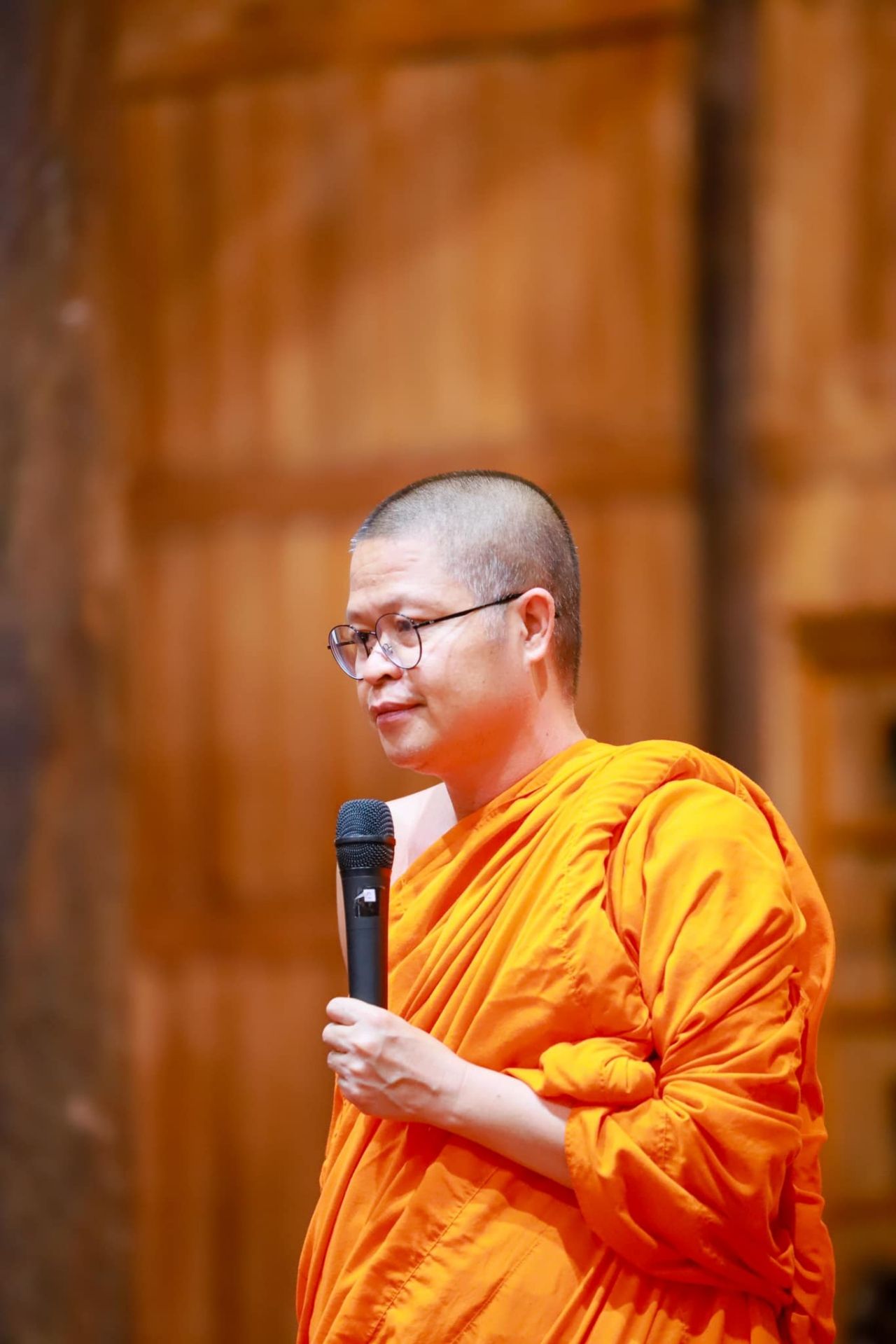 ภาพ ท่าน ว.วชิรเมธี จากเฟซบุ๊ก พระเมธีวชิโรดม - ว.วชิรเมธี