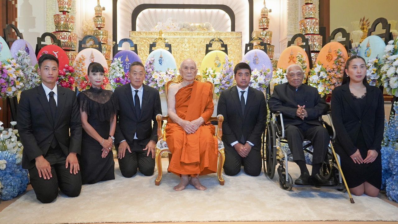 ปลายทางชีวิต - สมเด็จพระอริยวงศาคตญาณ สมเด็จพระสังฆราช สกลมหาสังฆปริณายก เสด็จมาร่วมในพิธีสวดพระอภิธรรมศพ ชดช้อย ทวีสิน มารดาของ เศรษฐา ทวีสิน นายกรัฐมนตรี ที่ศาลากวีนิรมิต วัดเทพศิรินทราวาสราชวรวิหาร ถนนกรุงเกษม วันก่อน.