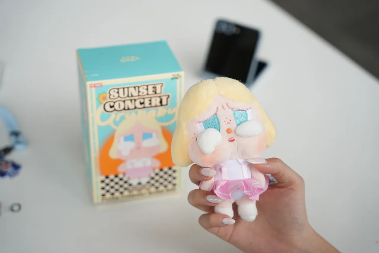 รีวิว Galaxy Z Flip 6 x Crybaby รุ่นลิมิเต็ดเอาใจสายจุ่ม รับอาร์ตทอย พร้อมอุปกรณ์ใช้งานสุดคิวต์