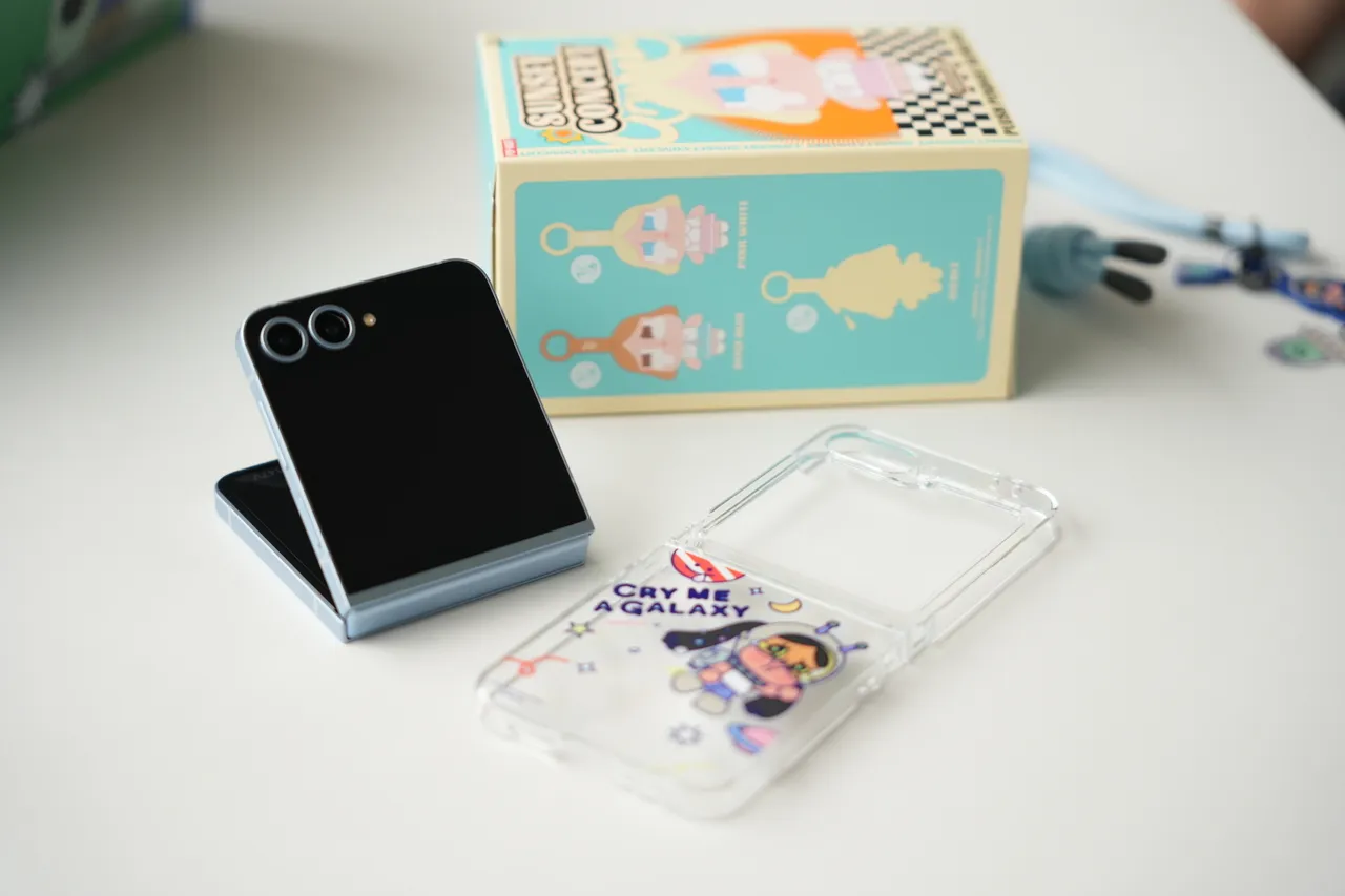 รีวิว Galaxy Z Flip 6 x Crybaby รุ่นลิมิเต็ดเอาใจสายจุ่ม รับอาร์ตทอย พร้อมอุปกรณ์ใช้งานสุดคิวต์
