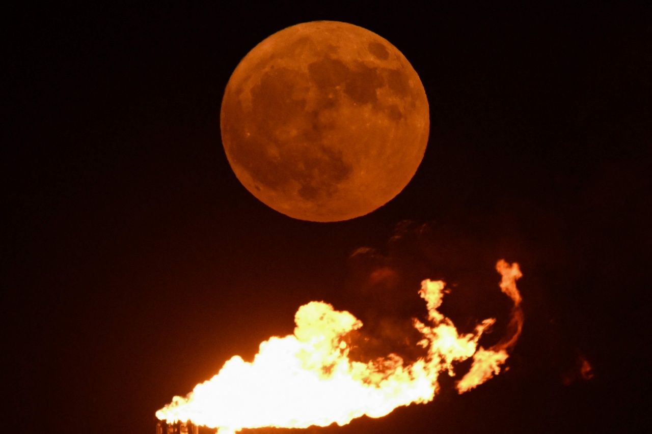 ปรากฏการณ์ซุปเปอร์บลูมูน ที่เมืองบาสรา ประเทศอิรัก เมื่อคืน 19 ส.ค.2567