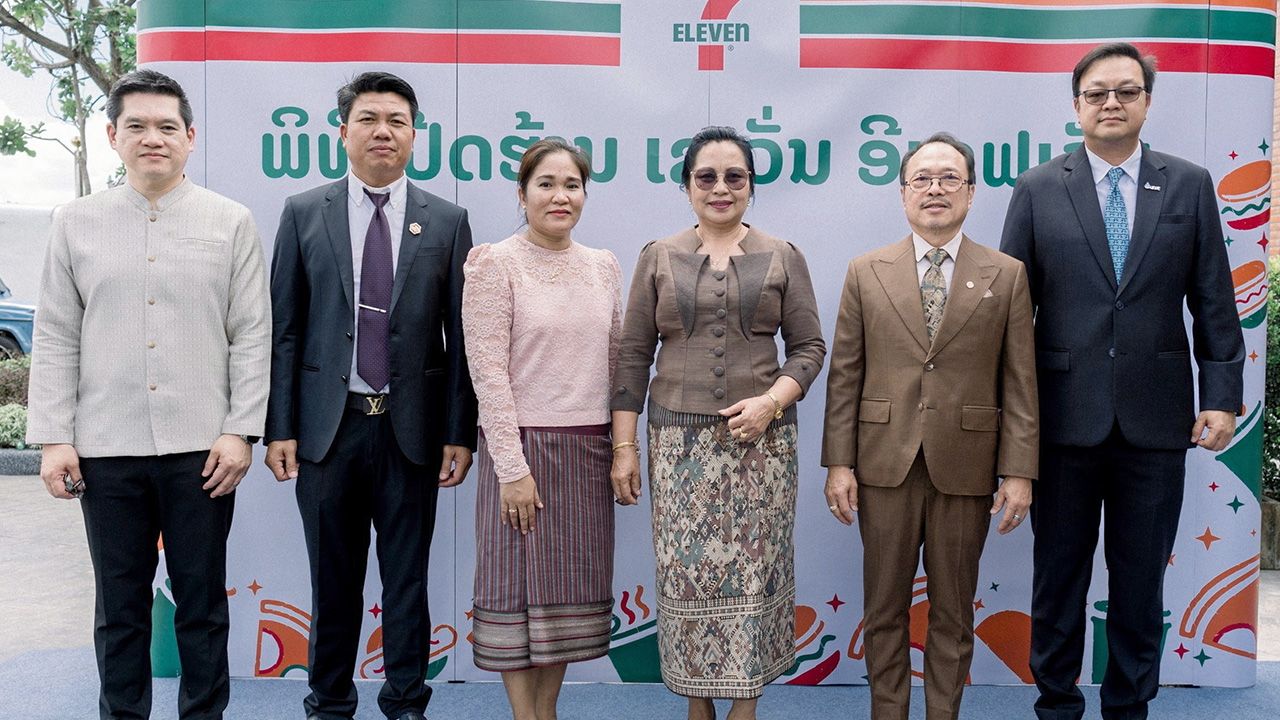 สาขาแรก - หลิงทอง แสงตาวัน รองเจ้าแขวงสะหวันนะเขต สปป.ลาว เป็นประธานเปิดร้านเซเว่น อีเลฟเว่น สาขาแรกในสถานีบริการน้ำมันและแขวงสะหวันนะเขต ที่ PTT Station จะเลินไซ 2 บ้านไซอุดม เมืองอุทุมพอน.