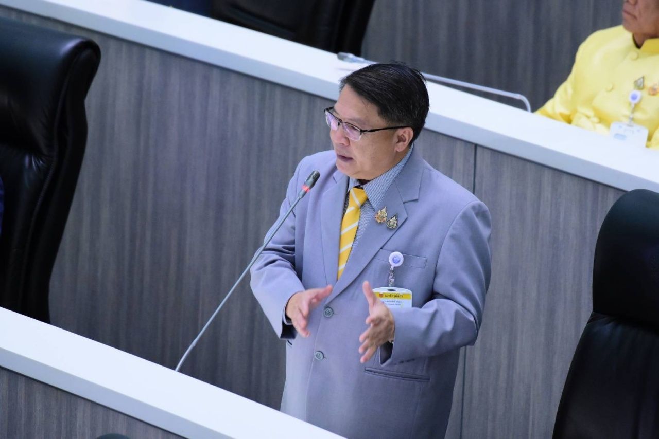 นพ.เปรมศักดิ์ เพียยุระ สว.