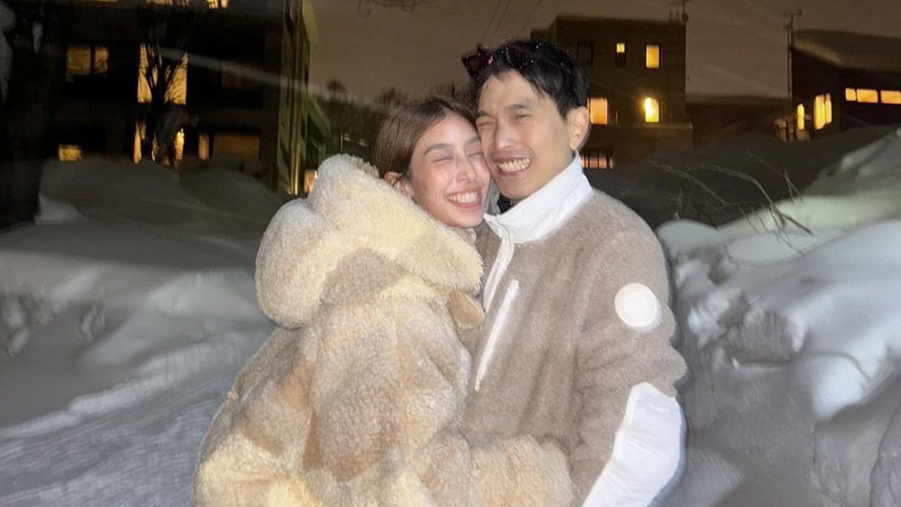 วันเกิดของ มิ้นต์-ชาลิดา แฟนหนุ่ม ภูผา เตชะณรงค์ โพสต์ภาพพร้อมแฮปปี้เบิร์ธเดย์ แต่เพราะภาพหวาน เกิ๊น จนเพื่อนๆพากันเข้าใจผิด คิดว่า “ขอแต่งงาน”.