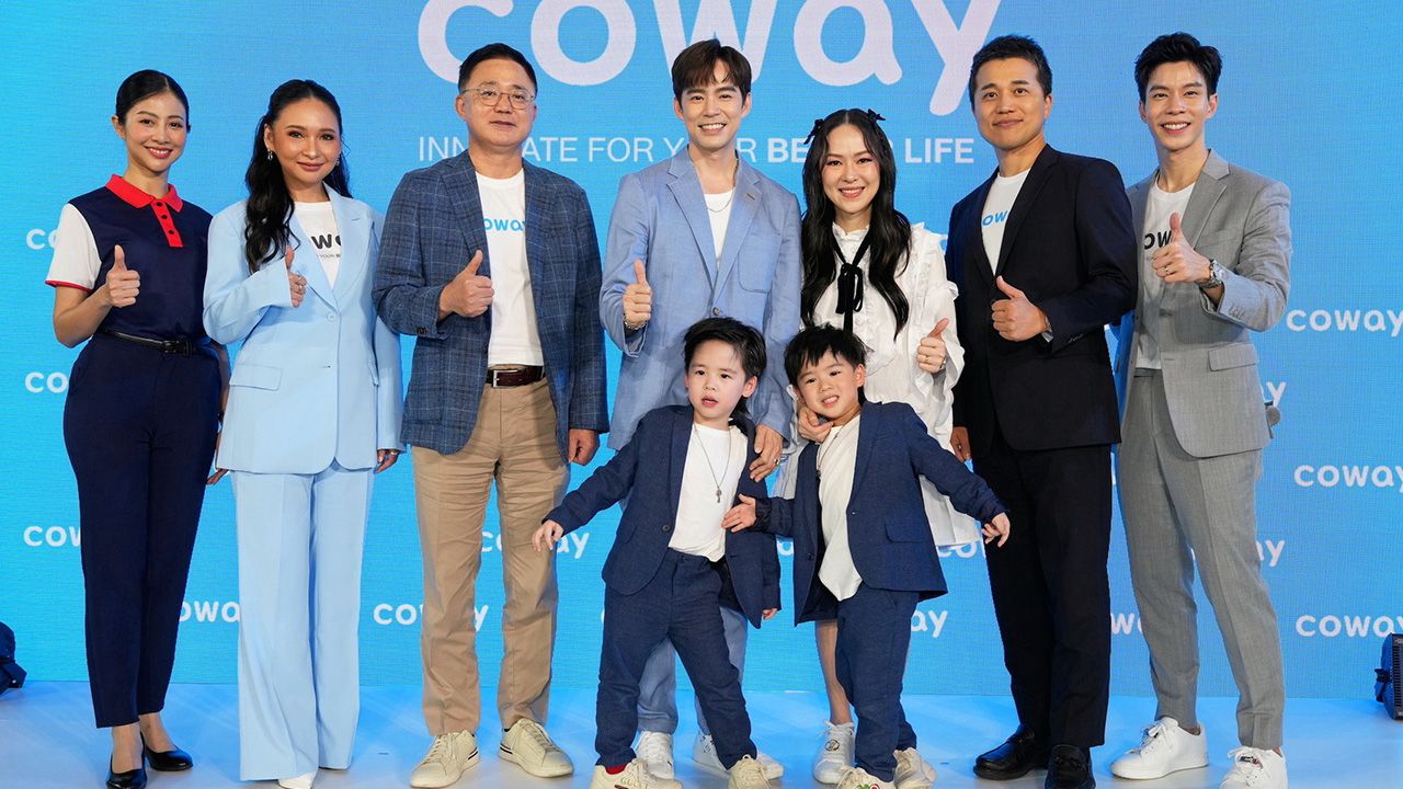 กรองสะอาด  -  ชุนยง ปาร์ค จัดงาน “Coway Innovate for Your Better Life” ชูนวัตกรรมเครื่องกรองน้ำมาตรฐานโลก เพื่อตอบโจทย์เทรนด์การดูแลสุขภาพของคนยุคใหม่ โดยมี ซึงยุน ปาร์ค, พิมพ์อาภา วัฒนพานิช และ กวี ตันจรารักษ์ มาร่วมงานด้วย ที่เซ็นทรัลเวิลด์ วันก่อน.