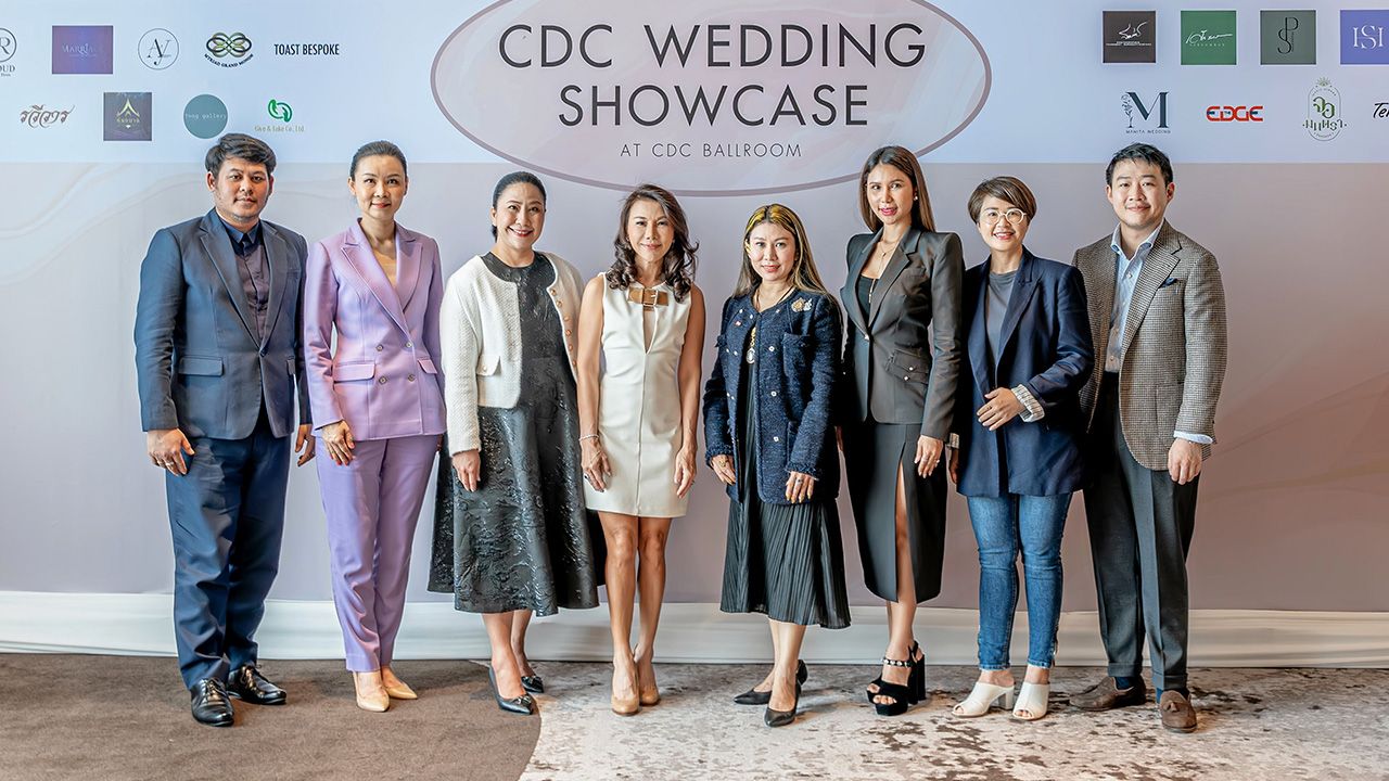 อย่าพลาด - ศุภานวิต เอี่ยมสกุลรัตน์ และ สุรภา ยอดคำปัน แถลงข่าวการจัดงาน “CDC WEDDING SHOWCASE 2024” ตอบโจทย์ทุกความต้องการจัดงานแต่งงาน พร้อมแพ็กเกจสุดพิเศษ ระหว่าง 28-29 ก.ย. โดยมี ภัทราพิชญ์ จุลพันธ์ มาร่วมงานด้วย ที่คริสตัล ดีไซน์ เซ็นเตอร์ วันก่อน.