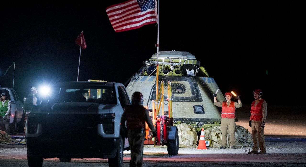 ยานสตาร์ไลน์เนอร์กลับถึงโลก