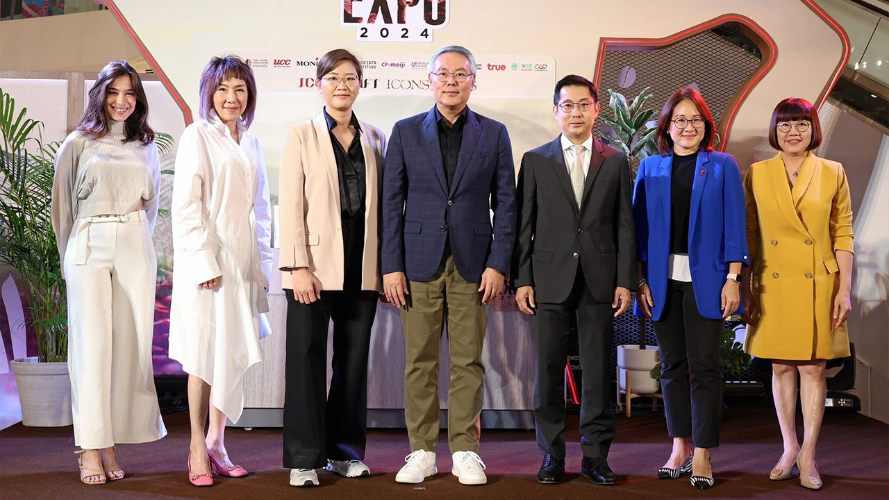 อย่าพลาด - สุพจน์ ชัยวัฒน์ศิริกุล เปิดงานมหกรรมกาแฟ “ICONIC CRAFT COFFEE EXPO 2024” เพื่อให้ผู้บริโภคชาวไทยได้สัมผัสกาแฟระดับโลก จัดถึง 8 ก.ย. โดยมี กิตติวัฒน์ ปัจฉิมนันท์, อุสรา ยงปิยะกุล, สุมา วงษ์พันธุ์ และ บรูน่า ซิลวา มาร่วมงานด้วย ที่ไอคอนสยาม วันก่อน.