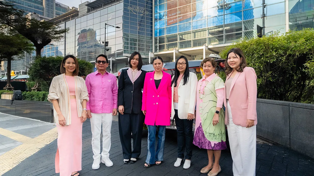 ชวนเที่ยวไทย ฐาปนีย์ เกียรติไพบูลย์, อัจฉรา วิสุทธิวงศ์รัตน์ และ ดลลัชนัย สุทธารมณ์ เปิดแคมเปญ “Amazing Thailand Romance Month” เจาะกลุ่มนักท่องเที่ยวคู่รักต่างประเทศต้อนรับเทศกาลแห่งความรัก พร้อมมอบสิทธิพิเศษจากกลุ่มเซ็นทรัล ที่เซ็นทรัลเวิลด์ วันก่อน.