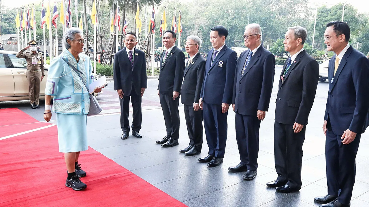 สมเด็จพระกนิษฐาธิราชเจ้า กรมสมเด็จพระเทพรัตนราชสุดาฯ สยามบรมราชกุมารี เสด็จพระราชดำเนินไปทรงเปิดการประชุมวิชาการนานาชาติรางวัลสมเด็จเจ้าฟ้ามหิดล ประจำปี 2568 (Prince Mahidol Award Conference : PMAC 2025) ณ โรงแรมเซ็นทาราแกรนด์ และบางกอกคอนเวนชั่นเซ็นเตอร์ เซ็นทรัลเวิลด์ เมื่อวันก่อน.