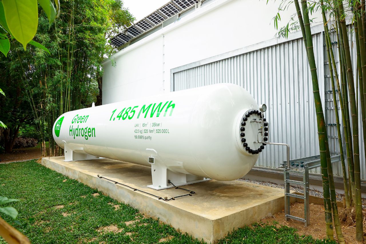 ถังกักเก็บไฮโดรเจนในรูปแบบก๊าซ บรรจุได้สูงสุด 42 กิโลกรัม