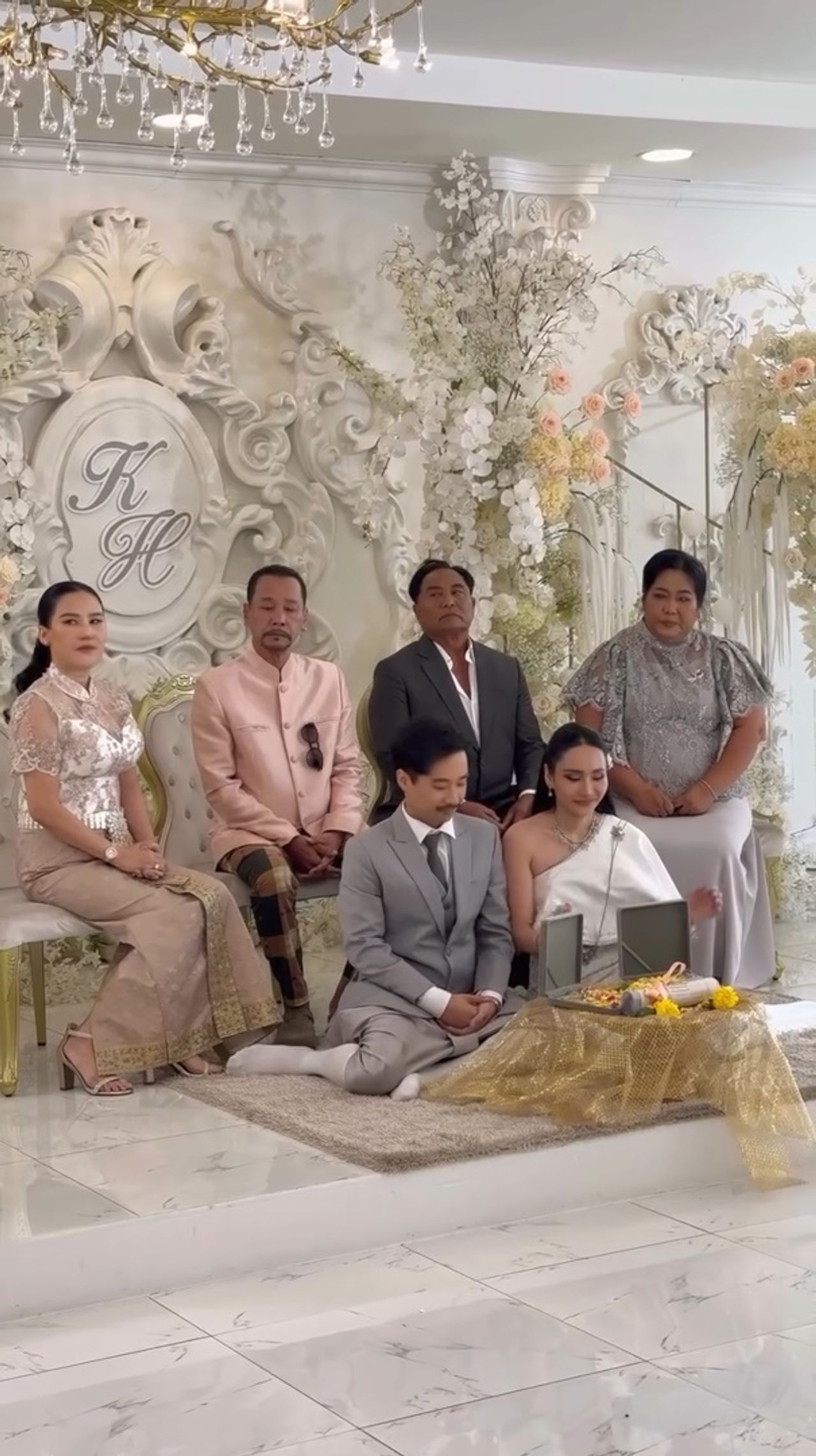 ขอบคุณภาพจากไอจี @masterpiecebridalcouture