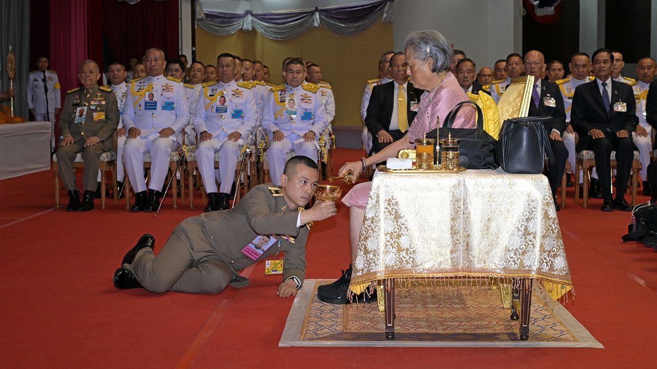 สมเด็จพระกนิษฐาธิราชเจ้า กรมสมเด็จพระเทพรัตนราชสุดาฯ สยามบรมราชกุมารี เสด็จฯไปในงานรำลึก พระบาทสมเด็จพระจุลจอมเกล้าเจ้าอยู่หัว ทรงเปิด ร.ร.นายร้อยชั้นมัธยม ณ โรงเรียนนายร้อยพระจุลจอมเกล้า เมื่อวันที่ 26 ธันวาคม.