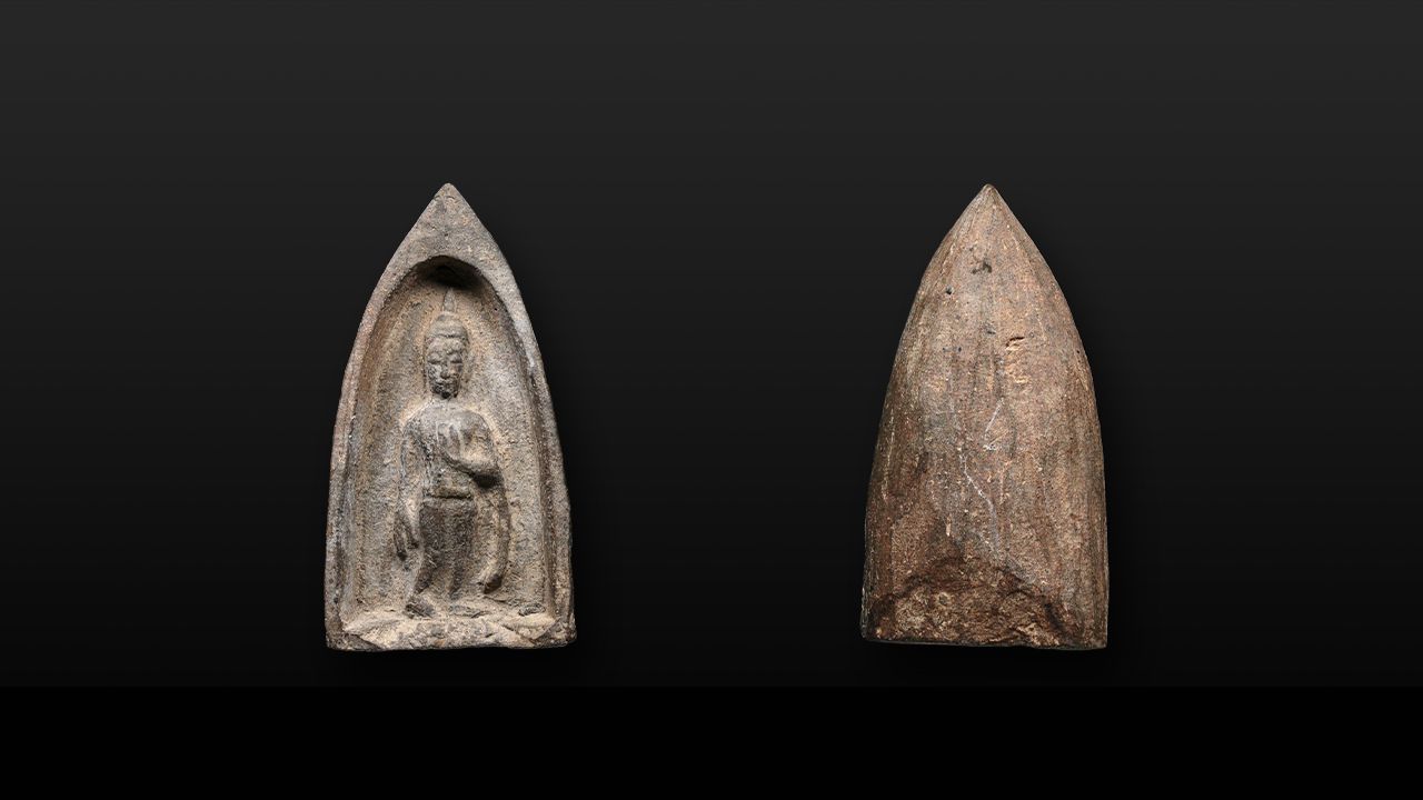 พระลีลาบ่อสวก เนื้อดิน ของ สจ.บอมบ์ เมืองน่าน