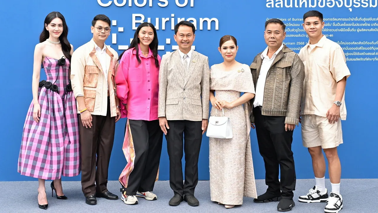 ผ้าไทย ปิยะ ปิจนำ และ ชิดชนก ชิดชอบ จัดงาน “Colors of Buriram” นำเสนอผลิตภัณฑ์ผ้าไทยและหัตถกรรมพื้นถิ่นในรูปแบบนิทรรศการทันสมัยและแฟชั่นสุดอลังการ โดยมี ณัฐรดา ปิจนำ, ภูษิต เล็กอุดากร และ ไชยชนก ชิดชอบ มาร่วมงานด้วย ที่สนามช้างอารีนา จ.บุรีรัมย์ วันก่อน.