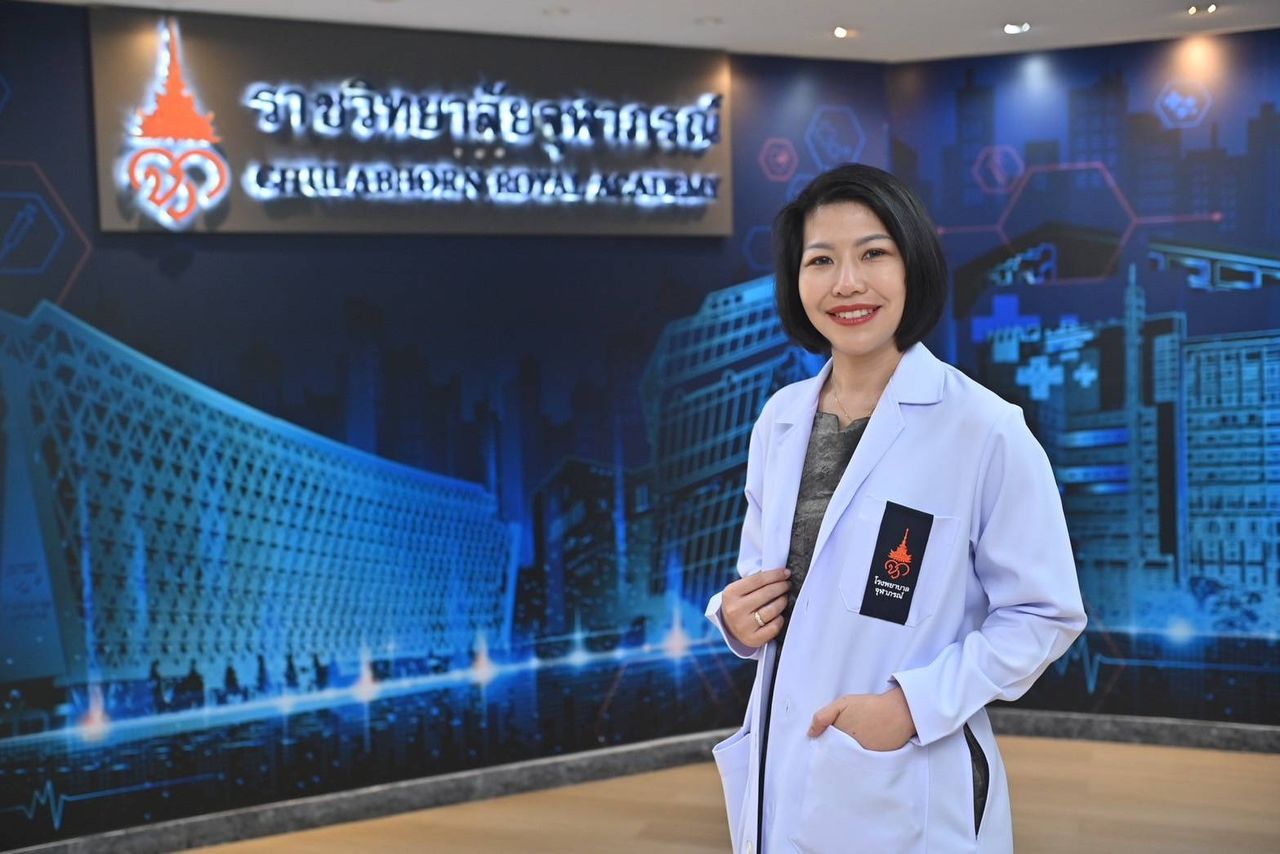 พ.ญ.จอมธนา ศิริไพบูลย์ ผ.อ. ศูนย์มะเร็งวิทยา ร.พ.จุฬาภรณ์ ราชวิทยาลัยจุฬาภรณ์