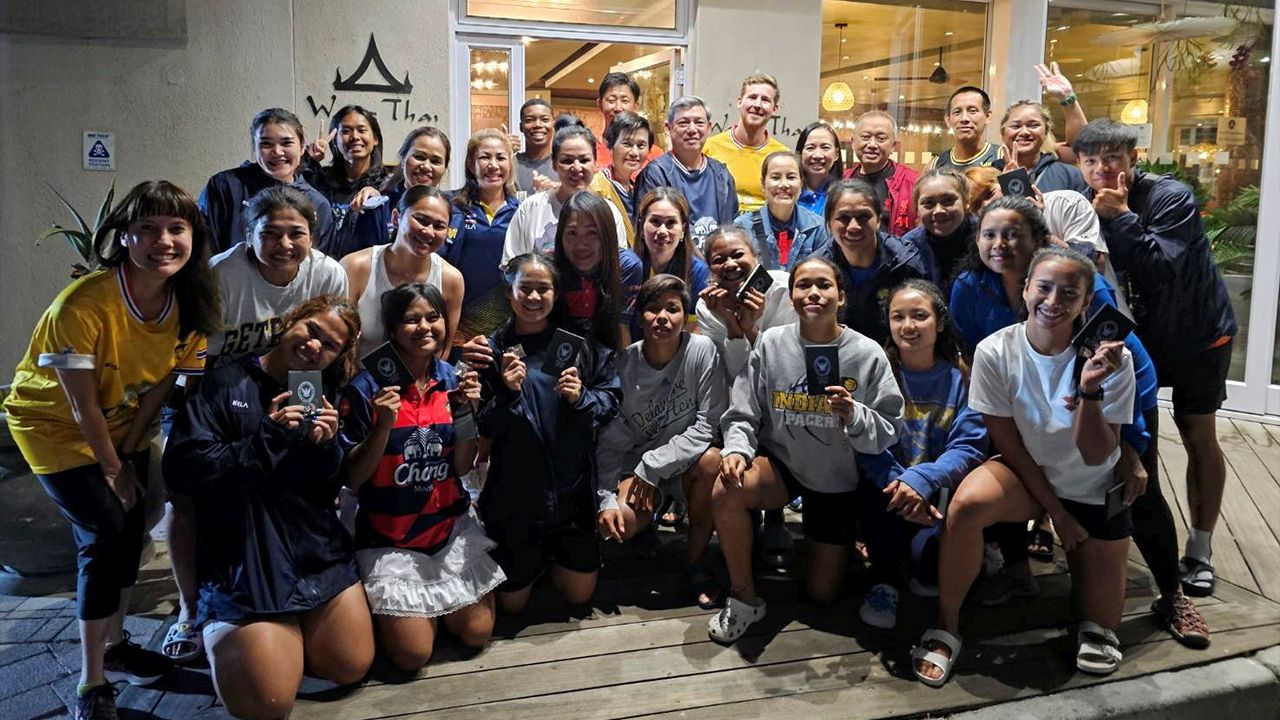 เลี้ยงต้อนรับ - ไพสิฐ บุญปาลิต อุปทูต ประจำ สอท. ณ กรุงพริทอเรีย แอฟริกาใต้ ต้อนรับ พ.ต.ท.นุกูล ประจวบเหมาะ นายกสมาคมรักบี้ไทย และนักกีฬารักบี้หญิง 7 คน ทีมชาติไทย ไปแข่งระดับโลก ที่เมืองเคปทาวน์.