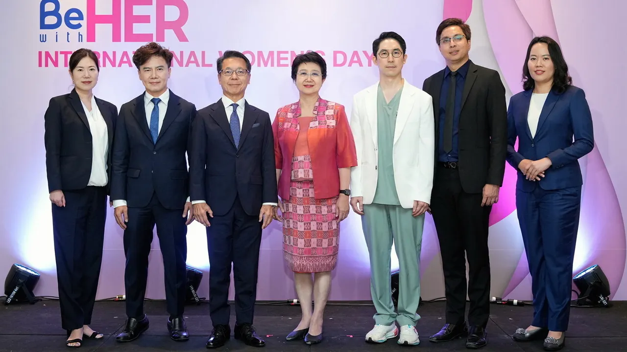 เพื่อผู้หญิง โยชิฮิโร ทาคาดะ จัดงานเสวนาในหัวข้อ “การส่งเสริมสุขภาพผู้หญิง” เพื่อให้ข้อมูลที่ถูกต้องสามารถดูแลสุขภาพตนเองได้อย่างมั่นใจ โดยมี ศ.พญ.สฤกพรรณ วิไลลักษณ์,ภก.กฤติน บัณฑิตานุกูล และ นพ.โอฬาริก มุสิกวงศ์ มาร่วมงานด้วย ที่โรงแรมดุสิตธานี วันก่อน.