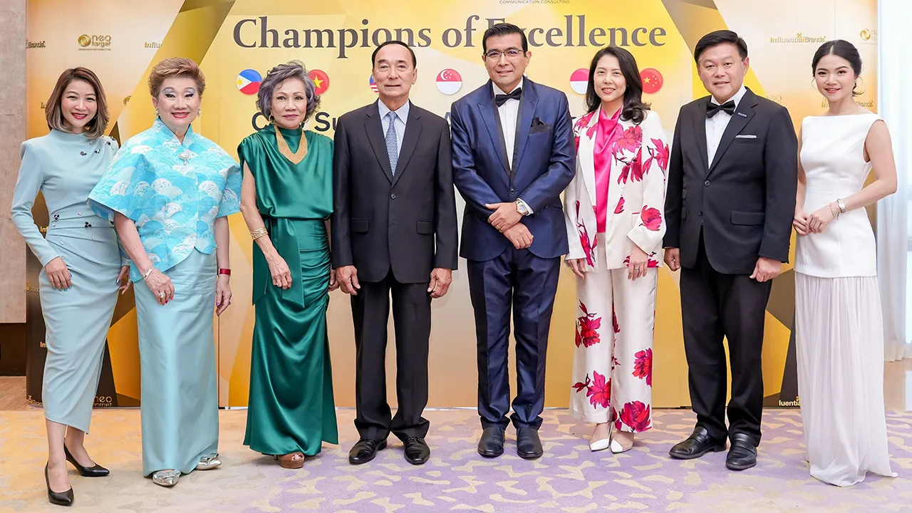 มอบรางวัล ออมสิน ชีวะพฤกษ์ เป็นประธานมอบรางวัล “อินฟลูเอ็นเชี่ยล แบรนด์ อะวอร์ด” ประจำปี 2567 ให้ บรรณ เกษมทรัพย์, นิรัตน์ บูชาสุข, อรนาฎ นชะพงษ์ และ ปวริศา ชุมวิกรานต์ โดยมี วรรณี ลีลาเวชบุตร และ จอร์จ โรดิกัส มาร่วมงานด้วย ที่โรงแรมคอนราด วันก่อน.