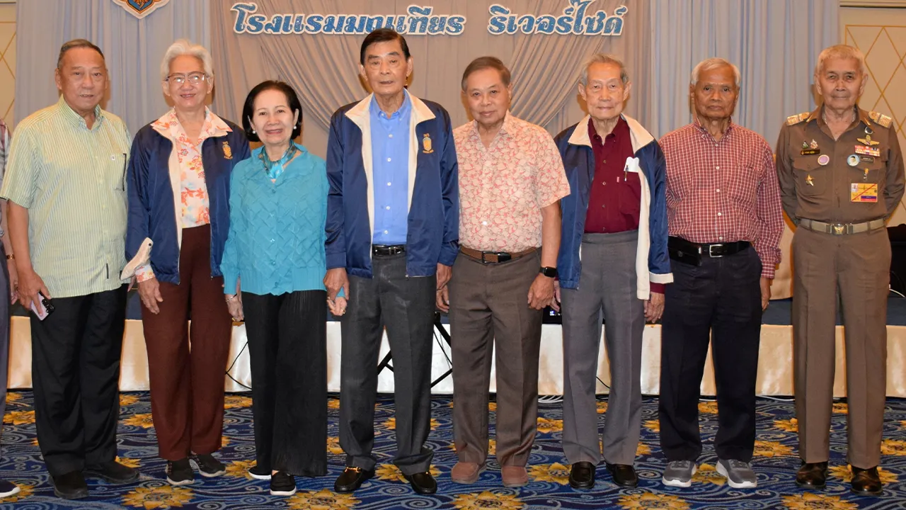 วปรอ.366 - พล.อ.อ.อำพล อินทรไทยวงศ์ จัดงานเลี้ยงสังสรรค์เพื่อนนักศึกษา วปรอ.366 โดยมี พล.อ.อ.เกษม อยู่สุข, พล.ท.ประสงค์ ปานเจริญ, บัณฑิต โสตถิพลาฤทธิ์, คุณหญิงทิพยวรรณ ตันตกิตติ์ และ วันนิวัติ ศรีไกรวิน มาร่วมงานด้วย ที่โรงแรมมณเฑียร ริเวอร์ไซด์ วันก่อน.