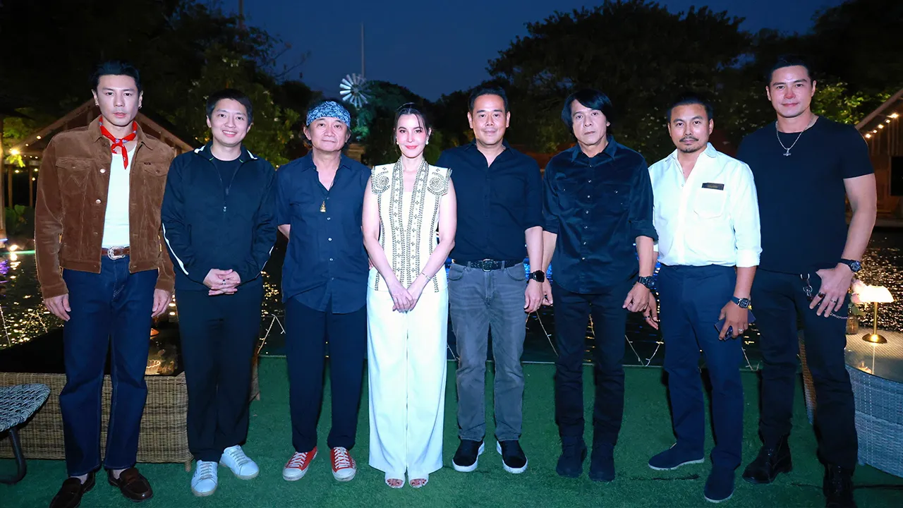 ทะลุเป้า สัณณ์ชัย–ธัญญาเรศ เองตระกูล จัดงาน “บะหมี่มาเฟีย & ญาลีญ่า ฉลองยอดขายตามใจปรารถนา” ในโอกาสยอดขายทะลุเป้าหมาย โดยมี ธนนรินทร์ โตป่าเตย, ชนะตนเป็นหนึ่ง และ อำพล ลำพูน มาร่วมงานด้วย ที่ร้าน As You Wish ถนนประเสริฐมนูกิจ วันก่อน.